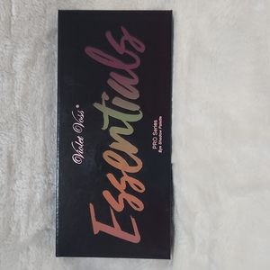 Violet Voss. ESSENTIALS. Pro Series .Eye Shadow Palette.